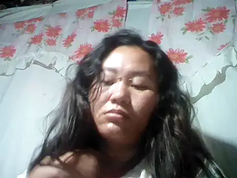 Snapshot of Sexyhorney4u chatting on 12.29.24 Sexyhorney4u online show from 12.29.24