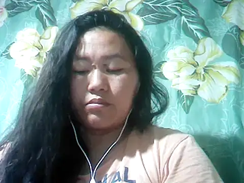 Snapshot of Sexyhorney4u chatting on 02.14.25 Sexyhorney4u online show from 02.14.25