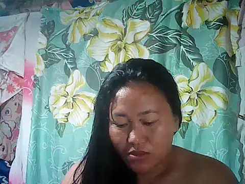 Snapshot of Sexyhorney4u chatting on 09.15.25 Sexyhorney4u online show from 09.15.25