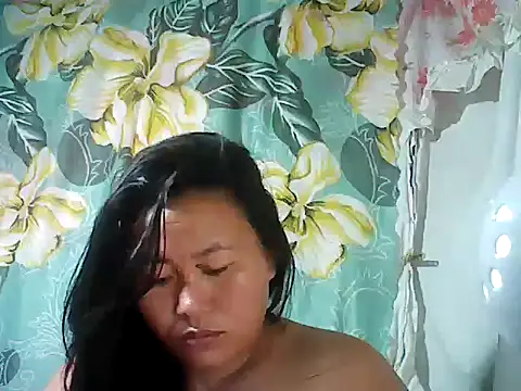 Snapshot of Sexyhorney4u chatting on 09.26.25 Sexyhorney4u online show from 09.26.25