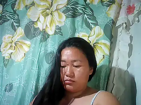 Snapshot of Sexyhorney4u chatting on 10.21.25 Sexyhorney4u online show from 10.21.25