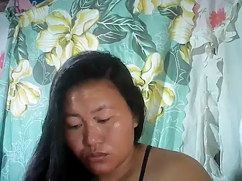 Snapshot of Sexyhorney4u chatting on 11.20.25 Sexyhorney4u online show from 11.20.25