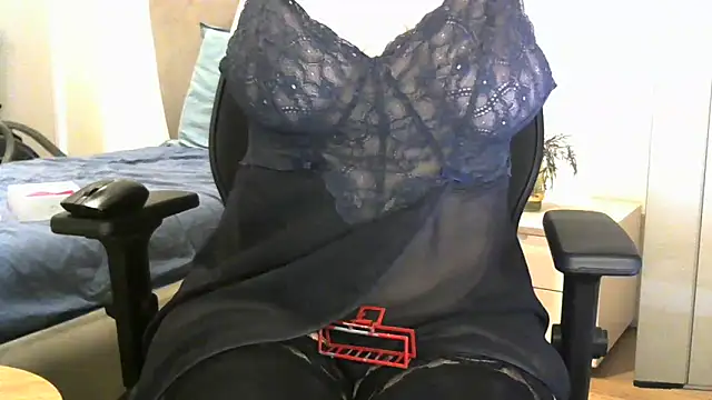 damarossa87 online show from 02.28.25