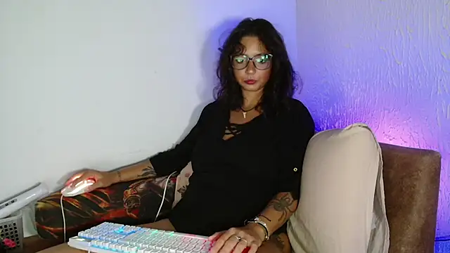 Snapshot of myamillor chatting on 04.04.26 myamillor online show from 04.04.26
