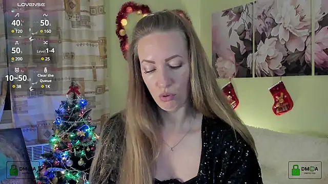 Snapshot of Queenymel chatting on 12.26.24 Queenymel online show from 12.26.24