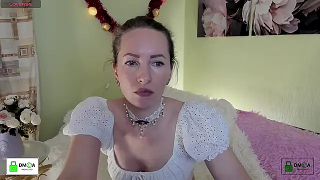 Snapshot of Queenymel chatting on 01.23.25 Queenymel online show from 01.23.25