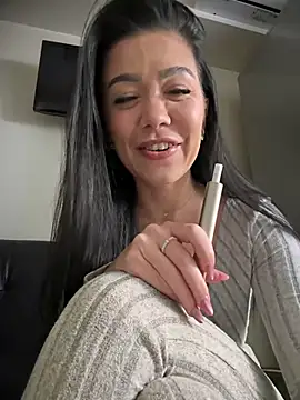 Snapshot of denise_k chatting on 12.22.24 denise k online show from 12.22.24