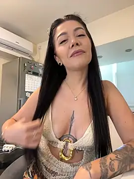 Snapshot of denise_k chatting on 09.21.25 denise k online show from 09.21.25