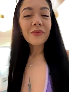 Snapshot of denise_k chatting on 10.30.25 denise k online show from 10.30.25