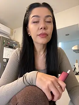 Snapshot of denise_k chatting on 11.06.25 denise k online show from 11.06.25