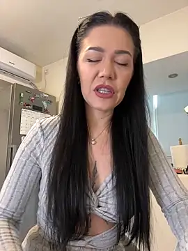 Snapshot of denise_k chatting on 11.11.25 denise k online show from 11.11.25