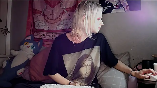 Snapshot of Alien_Bella chatting on 02.22.26 Alien Bella online show from 02.22.26