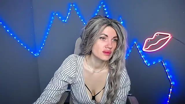 MilaLoona online show from 04.19.26