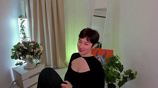 Snapshot of So_audrey chatting on 11.14.25 So audrey online show from 11.14.25