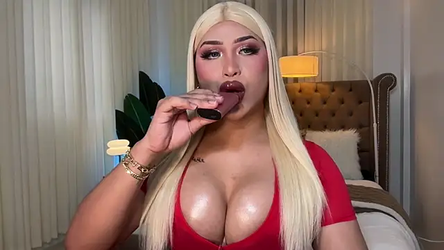 Your Majesty Tyra online show from 03.21.25