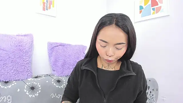 Snapshot of miss_soffi_ chatting on 10.16.25 miss soffi  online show from 10.16.25