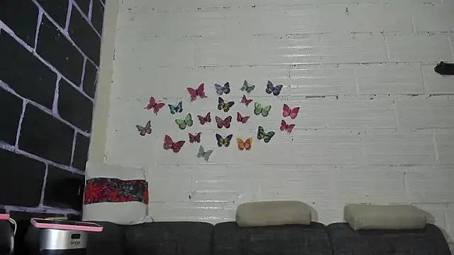 Snapshot of sarasandle chatting on 01.06.26 sarasandle online show from 01.06.26