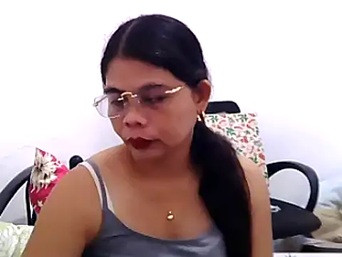 Snapshot of pinay_milfxx chatting on 02.21.25 pinay milfxx online show from 02.21.25