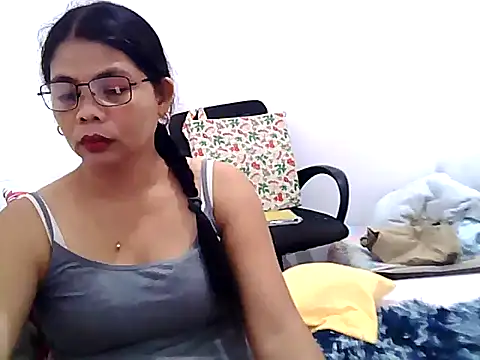 Snapshot of pinay_milfxx chatting on 02.22.25 pinay milfxx online show from 02.22.25