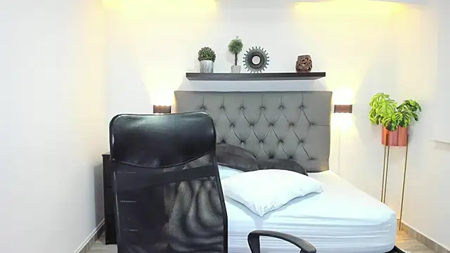 isabella florez online show from 01.15.25