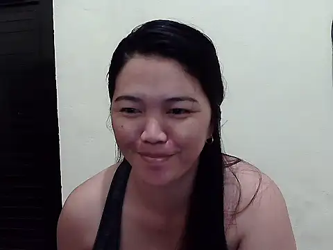 Snapshot of Pinnay chatting on 05.16.26 Pinnay online show from 05.16.26