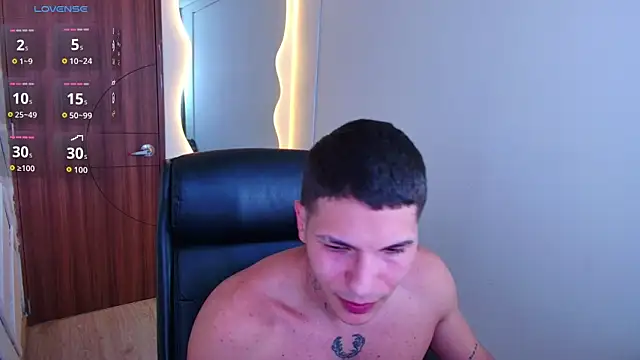 Snapshot of harrisoncuper chatting on 06.16.26 harrisoncuper online show from 06.16.26