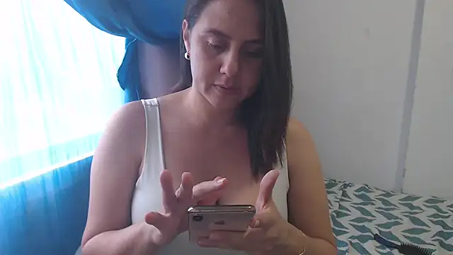 annie 21  online show from 09.22.25