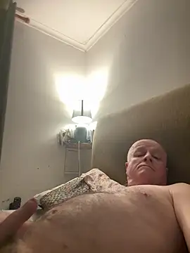 Snapshot of locallad88 chatting on 10.17.25 locallad88 online show from 10.17.25