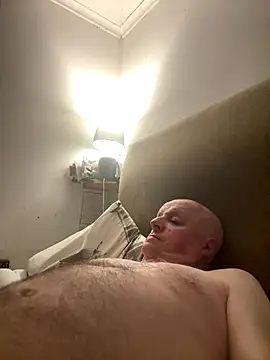 Snapshot of locallad88 chatting on 10.28.25 locallad88 online show from 10.28.25