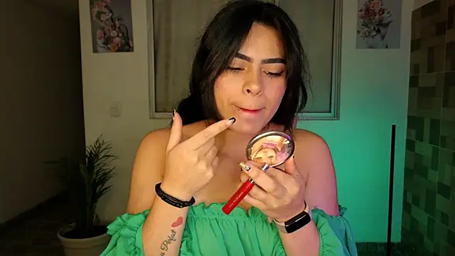 Snapshot of sexyladyy_ chatting on 01.31.25 sexyladyy online show from 01.31.25