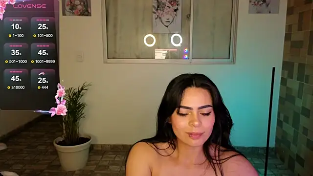 Snapshot of sexyladyy_ chatting on 02.13.25 sexyladyy online show from 02.13.25