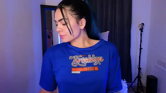 Snapshot of sexyladyy_ chatting on 10.13.25 sexyladyy online show from 10.13.25