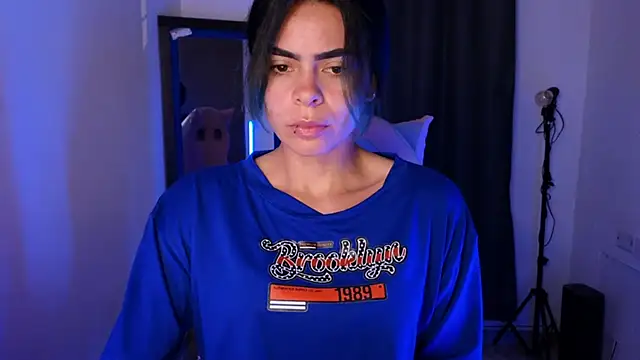 Snapshot of sexyladyy_ chatting on 10.30.25 sexyladyy online show from 10.30.25