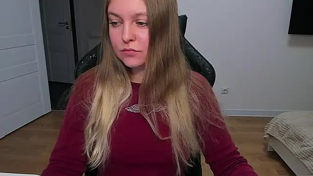 Snapshot of stacy_miracle chatting on 12.18.25 stacy miracle online show from 12.18.25