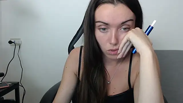 VeronicaZule online show from 09.26.25