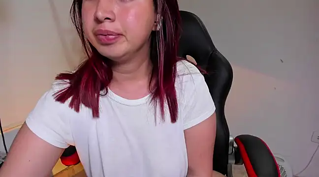 madelaine blosson online show from 02.22.25