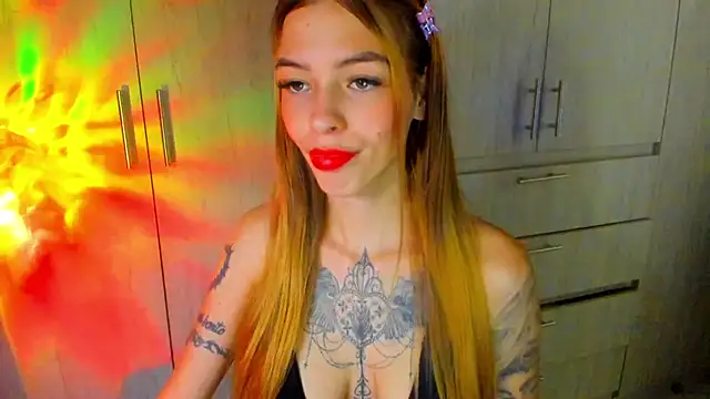 Snapshot of barbiee_05 chatting on 09.27.25 barbiee 05 online show from 09.27.25