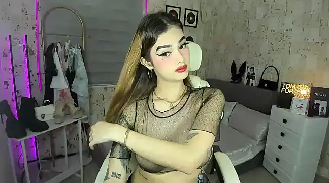 Snapshot of AlexandraMooree chatting on 02.21.25 AlexandraMooree online show from 02.21.25