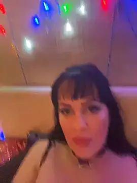 Lolaley2 online show from 01.18.25