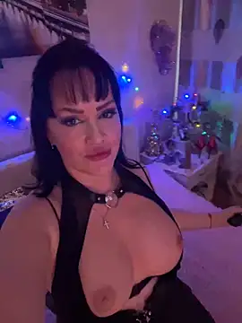 Lolaley2 online show from 01.31.25