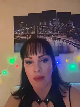 Lolaley2 online show from 02.19.25