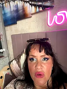 Lolaley2 online show from 10.12.25