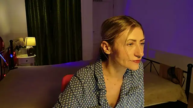 ZoeGrant online show from 07.02.26