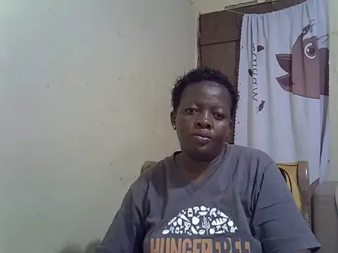 Snapshot of Ebonyceline chatting on 09.11.25 Ebonyceline online show from 09.11.25