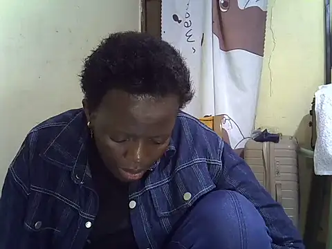 Snapshot of Ebonyceline chatting on 09.12.25 Ebonyceline online show from 09.12.25