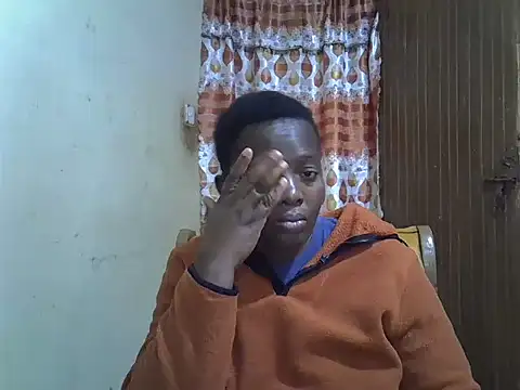 Snapshot of Ebonyceline chatting on 10.09.25 Ebonyceline online show from 10.09.25