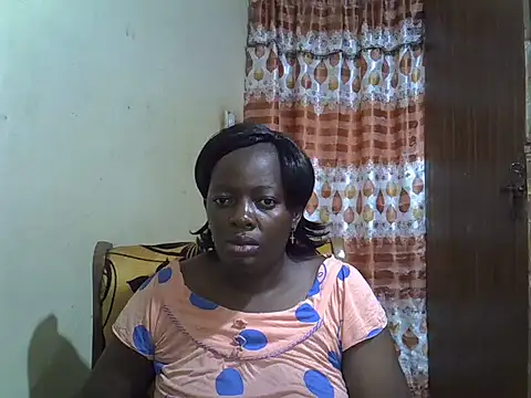 Snapshot of Ebonyceline chatting on 11.04.25 Ebonyceline online show from 11.04.25