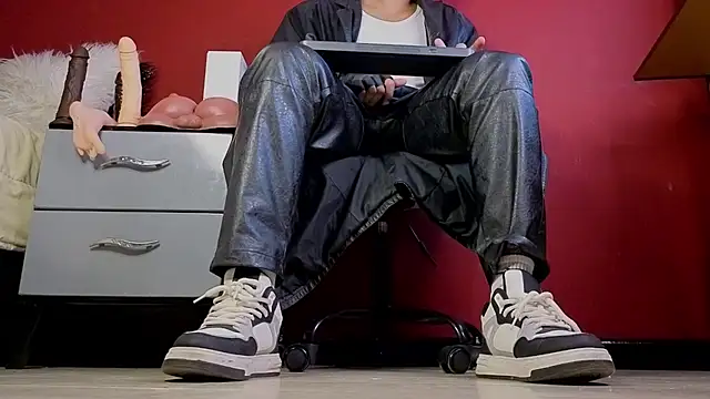 TomLover 12 online show from 11.07.25