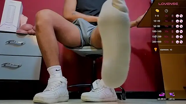 Snapshot of TomLover_12 chatting on 01.08.26 TomLover 12 online show from 01.08.26