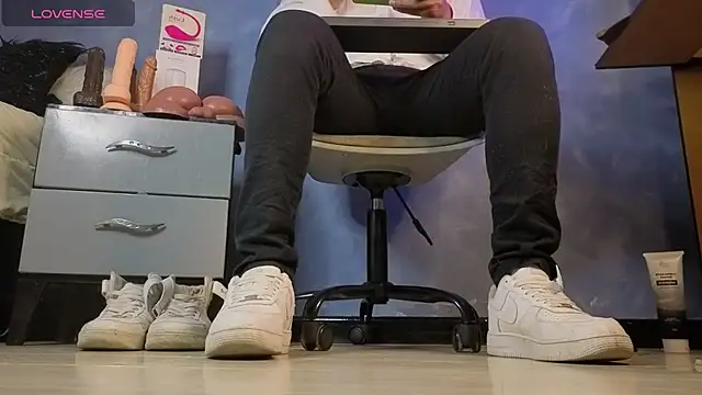 Snapshot of TomLover_12 chatting on 03.04.26 TomLover 12 online show from 03.04.26